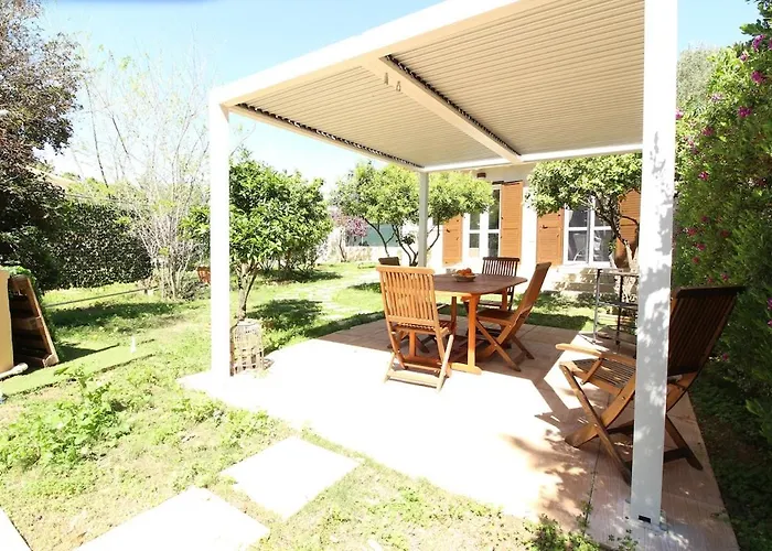 Boutique Garden Hideaway Romantic Pergola & Fast Wi-fi & Parking - Close To Beaches * Quartu SantʼElena